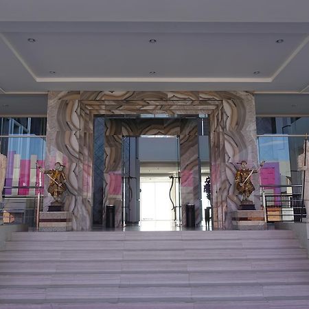 M Hotel Kupang Kupang  Exteriör bild