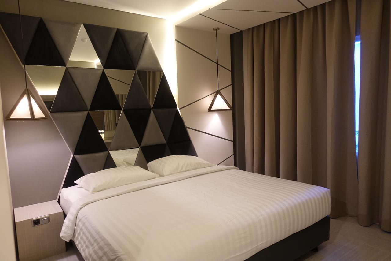 M Hotel Kupang Kupang  Exteriör bild