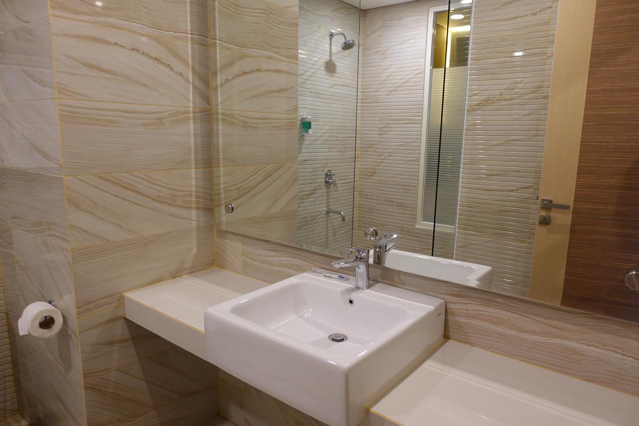 M Hotel Kupang Kupang  Exteriör bild