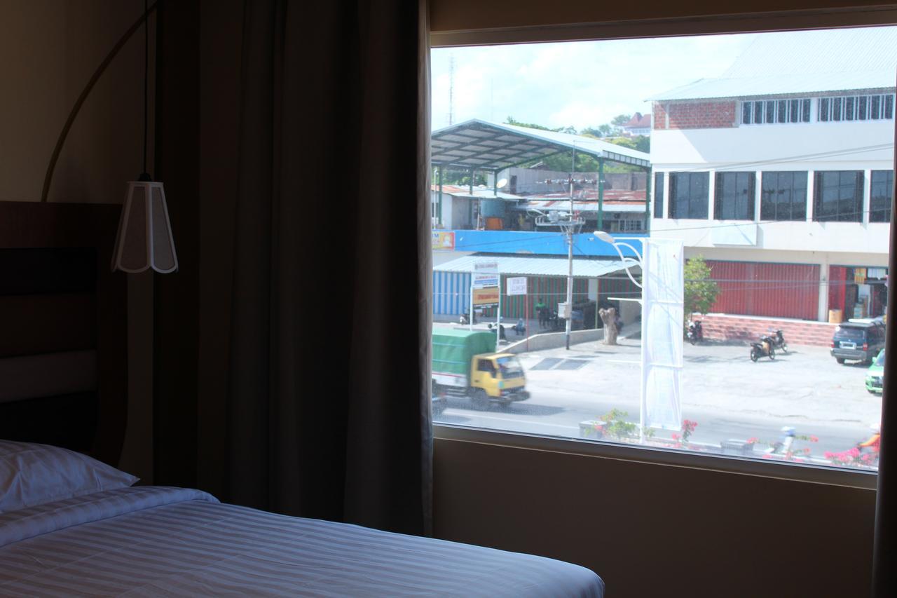 M Hotel Kupang Kupang  Exteriör bild